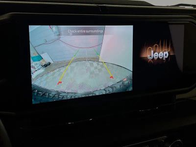 2025 Jeep Wrangler — photo 25 view