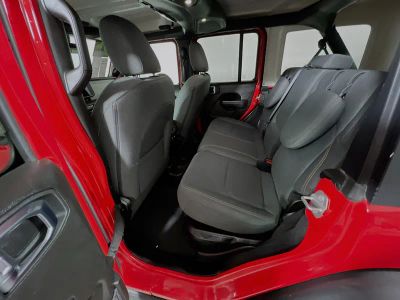 2025 Jeep Wrangler — photo 26 view