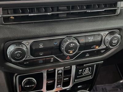 2025 Jeep Wrangler — photo 23 view