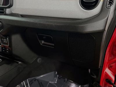 2025 Jeep Wrangler — photo 32 view