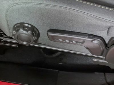 2025 Jeep Wrangler — photo 13 view