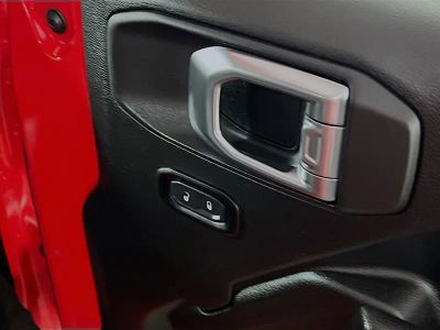 2025 Jeep Wrangler — photo 29 view