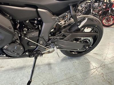 2025 Yamaha YZF-R7 - Photo 14