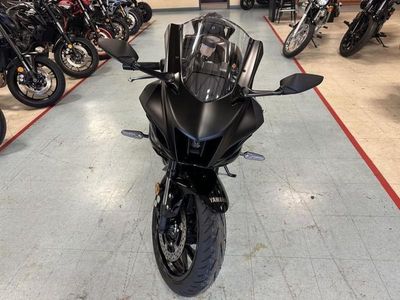2025 Yamaha YZF-R7 - Photo 3
