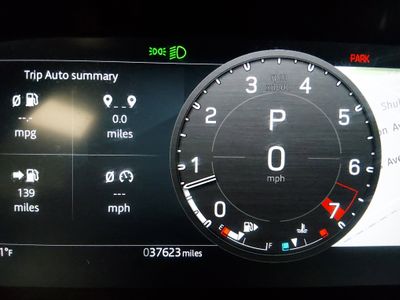 2025 Land Rover Defender - Photo 14
