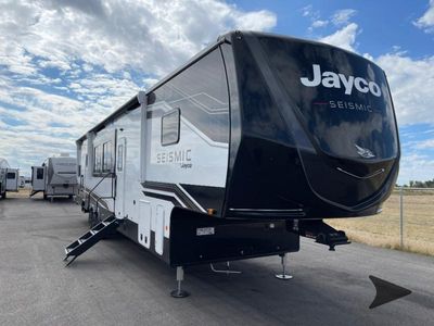 2026 Jayco Seismic - Photo 3