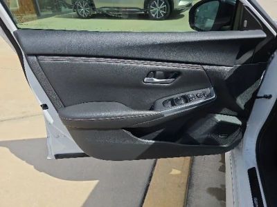 2023 Nissan Sentra — photo 11 view