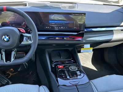 2026 BMW M5 — photo 13 view
