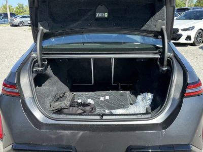 2026 BMW M5 — photo 9 view