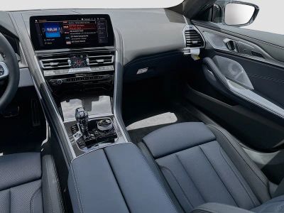 2026 BMW 8 Series — photo 17 view