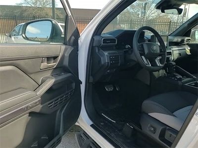 2025 Toyota Tacoma - Photo 9