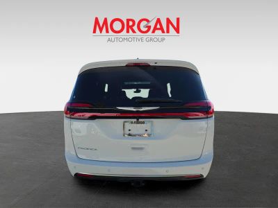2026 Chrysler Pacifica — detail view