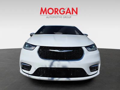 2026 Chrysler Pacifica — side profile view