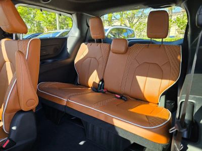 2026 Chrysler Pacifica — photo 7 view
