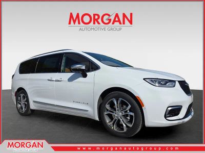 2026 Chrysler Pacifica Pinnacle in White — front three-quarter view