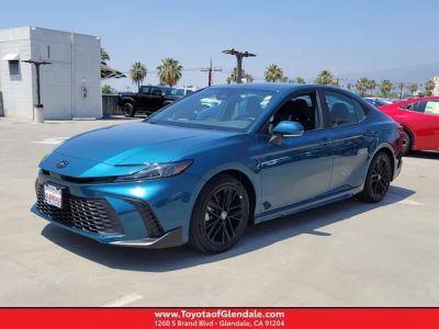 2025 TOYOTA CAMRY SE in Ocean — front three-quarter view