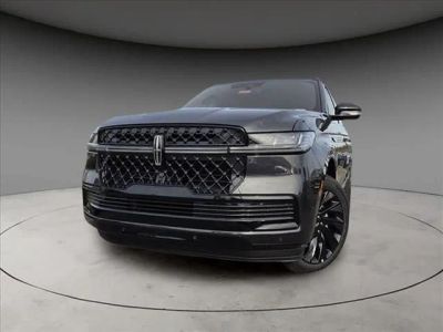 2025 Lincoln Navigator — side profile view