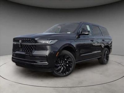 2025 Lincoln Navigator Reserve in Starlight — front three-quarter view