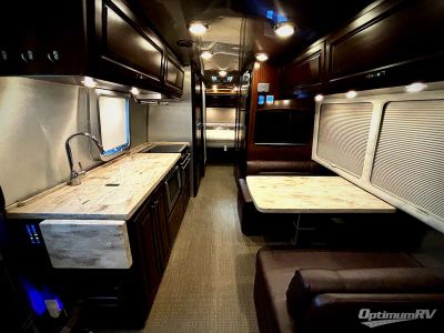 2017 Airstream Classic — interior view