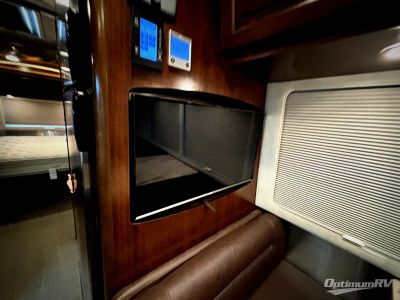2017 Airstream Classic — photo 11 view