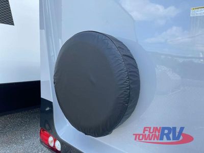 2025 Gulf Stream RV Yellowstone - Photo 9