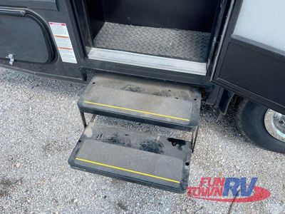 2025 Gulf Stream RV Yellowstone - Photo 7