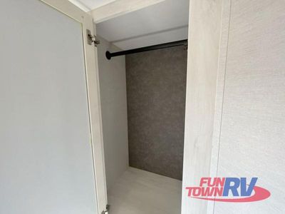 2025 Gulf Stream RV Yellowstone - Photo 25