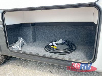 2025 Gulf Stream RV Yellowstone - Photo 6
