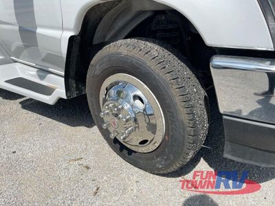 2025 Gulf Stream RV Yellowstone - Photo 5