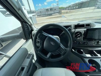 2025 Gulf Stream RV Yellowstone - Photo 21