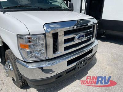 2025 Gulf Stream RV Yellowstone - Photo 4