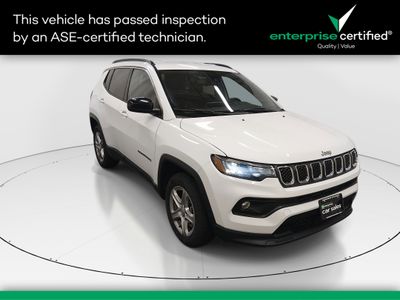 2024 Jeep Compass Latitude 4x4 — front three-quarter view