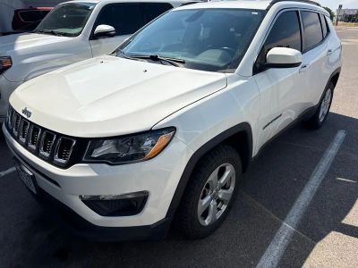 2018 Jeep Compass Latitude in White Clearcoat — front three-quarter view