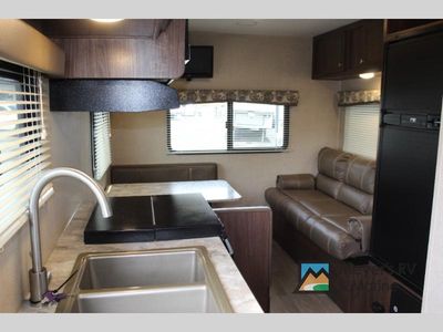 2017 Dutchmen RV Coleman Lantern Series - Photo 17