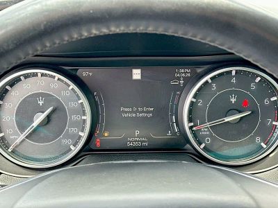 2022 Maserati Levante — photo 10 view