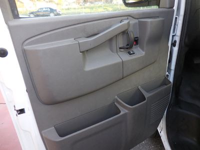 2021 Chevrolet Express - Photo 10