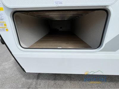 2026 Winnebago Thrive - Photo 6