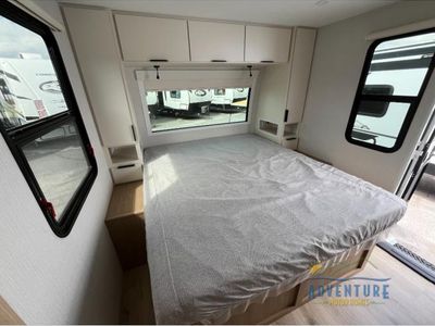 2026 Winnebago Thrive - Photo 10