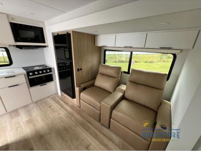 2026 Winnebago Thrive - Photo 8