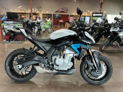2026 CFMOTO 675NK — front three-quarter view