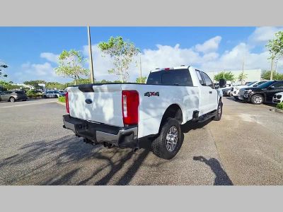 2025 Ford F-350SD — photo 40 view