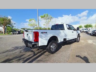 2025 Ford F-350SD — photo 39 view