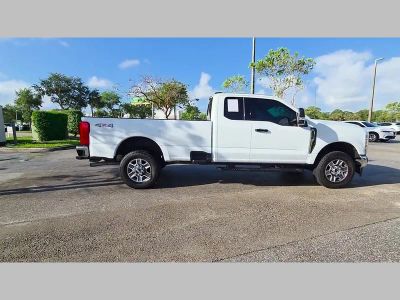 2025 Ford F-350SD — photo 37 view