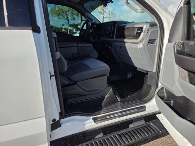 2025 Ford F-350SD — photo 30 view