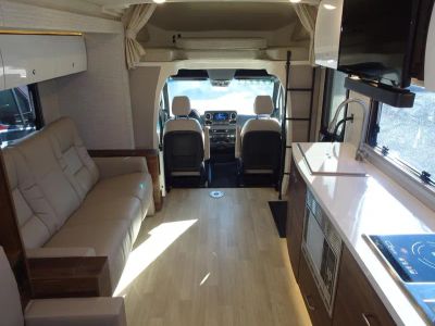2025 Winnebago VIEW - Photo 3
