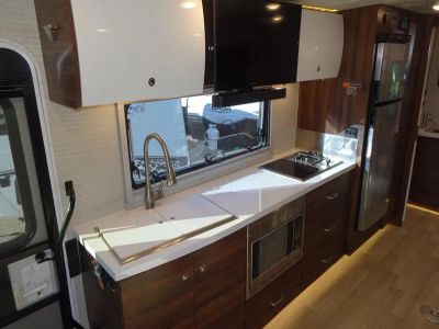 2025 Winnebago VIEW - Photo 6