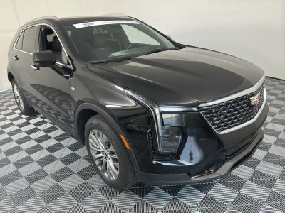 2025 Cadillac XT4 — detail view
