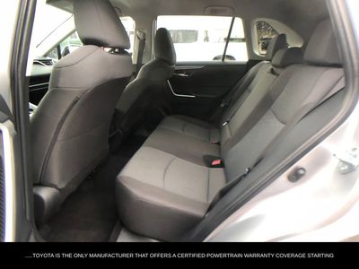 2025 Toyota RAV4 XLE - Photo 15