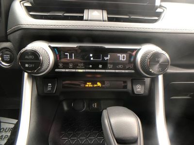 2025 Toyota RAV4 XLE - Photo 23