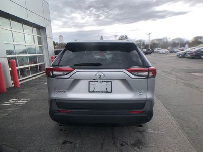 2025 Toyota RAV4 XLE - Photo 6